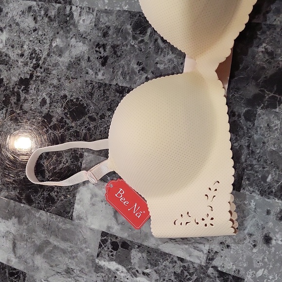 New Bee Na Bra - Picture 2 of 12